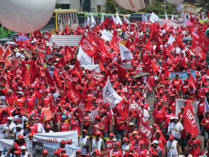 Marcha Unificada da Classe Trabalhadora cobra retomada de direitos em Brasília