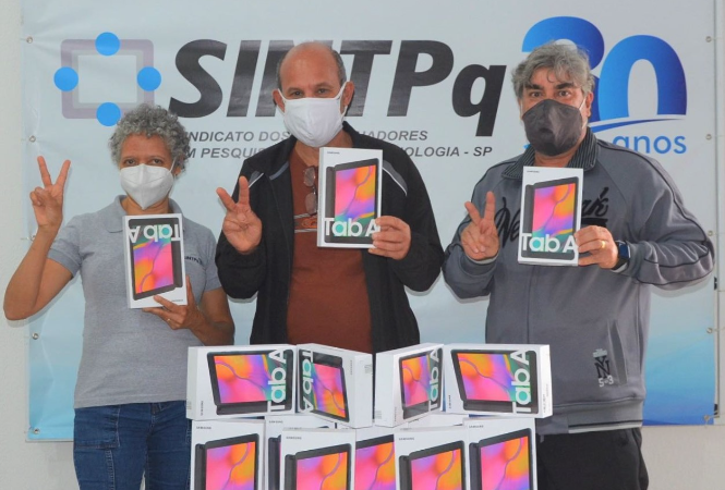 Campanha de arrecada��o de tablets do SINTPq chega ao fim com 110 doa��es
