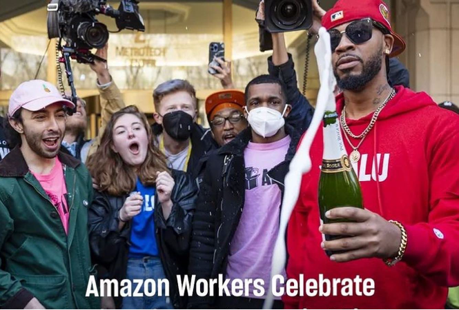 Trabalhadores aprovam em Nova York o primeiro sindicato da Amazon nos EUA