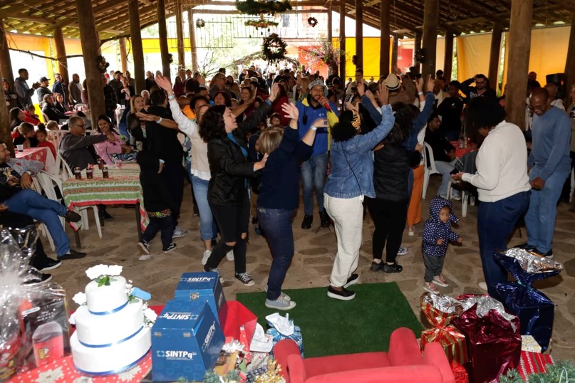 Festa do SINTPq para associados reúne mais de 400 pessoas em São Roque