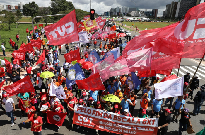 Trabalhadores da Amazul realizam assembleia em momento decisivo e sindicato reforça mobilização e filiação